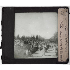 Les Arabes. Fête au cimetière arabe.