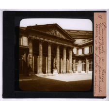 L'Université de Paris. Cour et façade du grand amphithéâtre de la faculté de médecine.