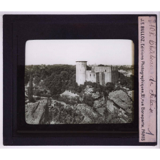 Les Châteaux historiques français. Château de Falaise.