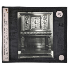 L'Art français des origines à 1800 - d'après les collections du Petit Palais (Exposition universelle de 1900). I. Moyen Âge et Renaissance. Dressoir renaissance.