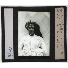 Guadeloupe, Martinique. Coiffure élégante de la Guadeloupe.