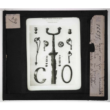 Ère quaternaire, ustensiles, nature, fossiles. Epée en fer, bracelets et fibules en bronze.