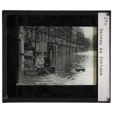 La Seine. Bateau de fortune.