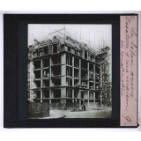 Le Béton armé. Ossature d'une maison en construction.