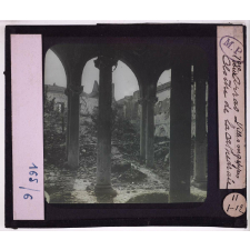 Villes martyres. Arras. Cloître de la cathédrale.