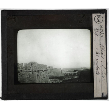 Les Iles égéennes. Rhodes : le fossé et les remparts.