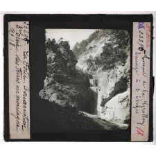 Conservation des terres en montagne et sur les pentes. Action de la forêt sur le sol et sur le régime des eaux, pâturages, prés, bois, correction des torrents. Torrent de la Grallay. Barrage à 3 étages.