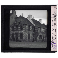 En Bretagne. Type de maison (Mur de Bretagne).