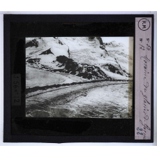 Volcans, érosions, glaciers. Moraine du glacier de Gornes.