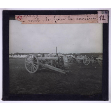 Canons et artillerie de campagne. Un recul, le frein le ramène.