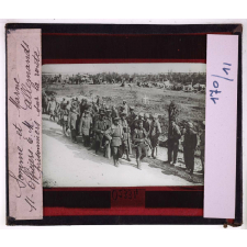 Somme et Marne en 1918. Officiers E.-M. allemands prisonniers sur la route.