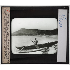 Hawaï. Honolulu bateau à passer la barre et son pilote.