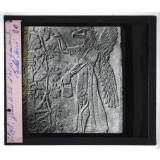 L'Art antique Egypte-Assyrie-Perse. Génie à tête d'aigle gardant l'arbre sacré.