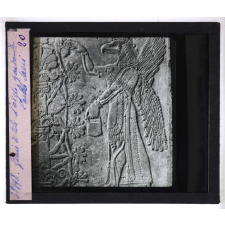 L'Art antique Egypte-Assyrie-Perse. Génie à tête d'aigle gardant l'arbre sacré.