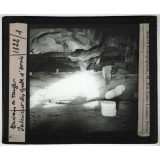 Le Maroc. Géographie, types et coutumes. Environs de Tanger. Intérieur des grottes d'Hercule.