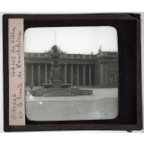 URSS. Odessa. Hôtel de ville et le buste de Pouchkine.