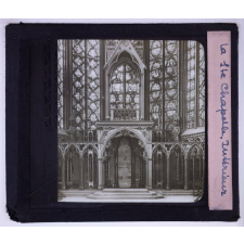 Histoire de Paris. I. Paris depuis la période gallo-romaine jusqu'à la fin du XIVè siècle. La Ste Chapelle. Intérieur.