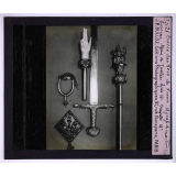 Galerie d'Apollon. Sacre des Rois de France. Agrafe de manteau. Eperon. Main de justice. Epée 13e. Sceptre 14e.