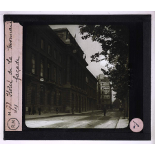 Une Visite à l'Hôtel des monnaies. Façade.