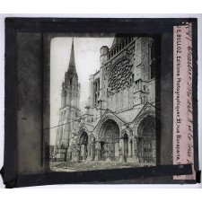 La Cathédrale de Chartres. Portail nord et la tour.