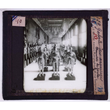 Visite aux Invalides. Galerie des armures, armures de joute.