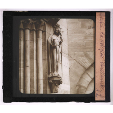La Cathédrale de Strasbourg. Statue. La religion chrétienne.
