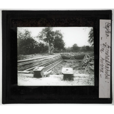 Ceylan. Amiradhapura : une piscine.