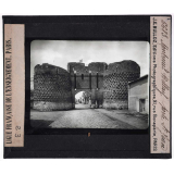 Maine - Anjou (Sarthe, Mayenne, Maine-et-Loire). Montreuil Bellay, porte St Jean.
