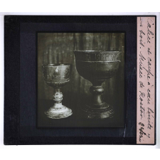 L'Art russe. II - L'art populaire. Calice et coupe à eau bénite en bois. Musée de Rostov.