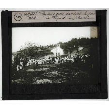 Les Iles égéennes. Paysans grecs dansant le jour de Pâques à Kérania.