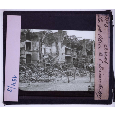 Arras et les champs de bataille de l'Artois. Le théâtre des combats de 1915. Arras. La gde Place le 6 Décembre 1915.