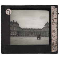 La Picardie. Compiègne, façade du château, côté de l'entrée.
