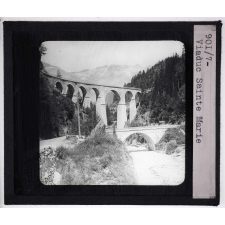 Chamonix et la vallée de l'Arve. Viaduc Sainte Marie.