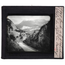 Les Alpes. Route de la grande Chartreuse, Sortie du défilé du Crossey.