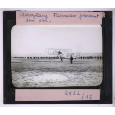 Les Progrès récents de la navigation aérienne - Ballons dirigeables. - Aviation. Aéroplane Farman prenant son vol.