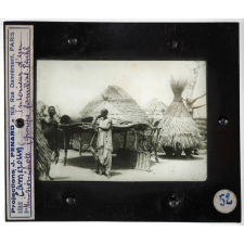 Cameroun, Voyages de Lhote. Intérieur d'un groupe familial Peuhl.