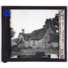 Le Morvan (2e série) Morvan méridional - La vie économique du Morvan. Une chaumière dans le Morvan.