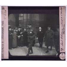 Les Civils pendant la guerre. Lord Kitchener sortant de l'Hôtel Crillon.