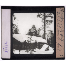 Norvège, la forêt. Un chalet dans la forêt.