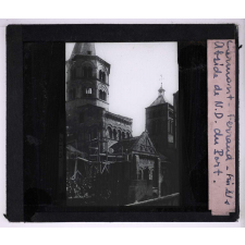 L'Art roman. Clermont-Ferrand, fin XI s, abside de N.D. du Port.
