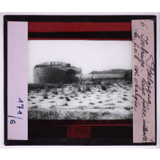 La Belgique en 1918. Zeebruge, une pièce intacte, la pièce est chargée.