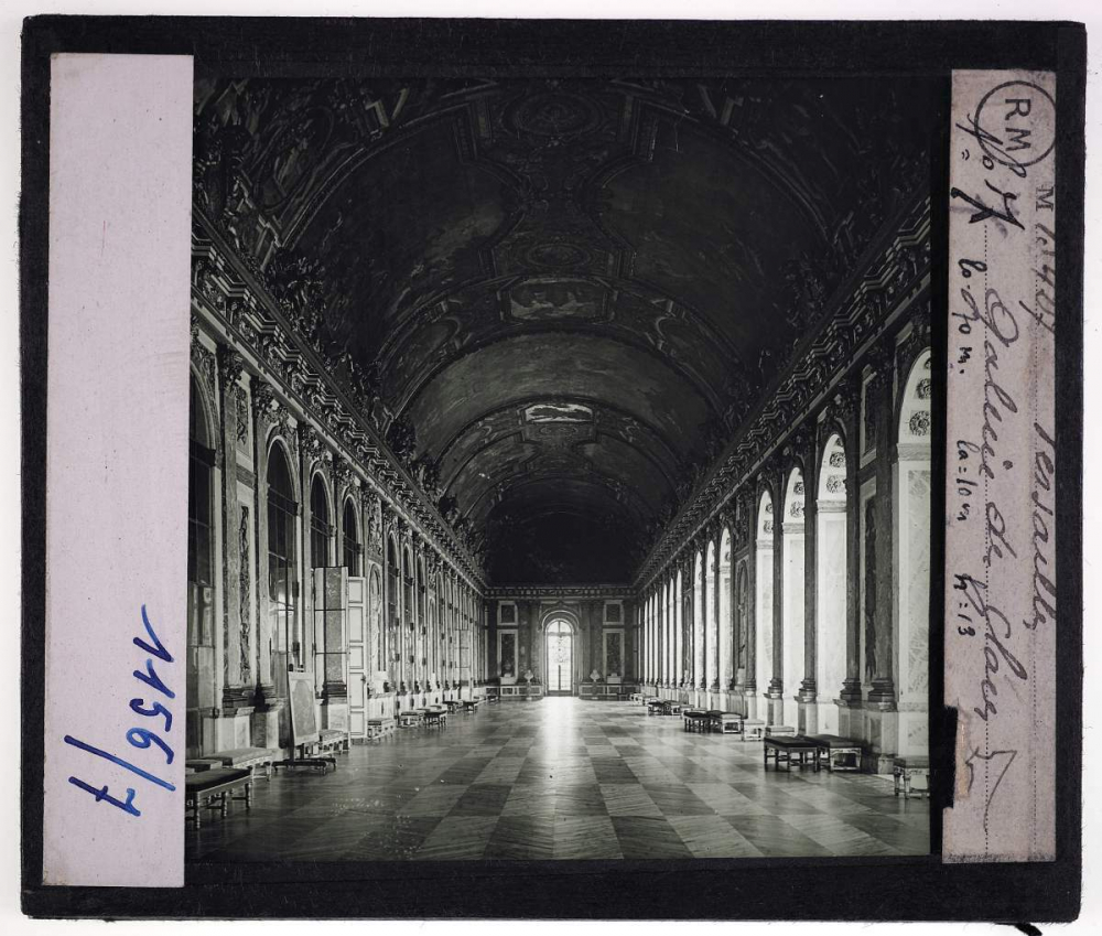Les Environs de Paris. Versailles. Galerie des glaces.