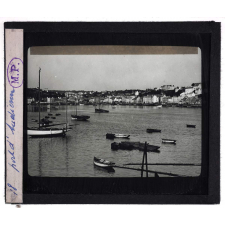 En Bretagne. Port d'Audierne.