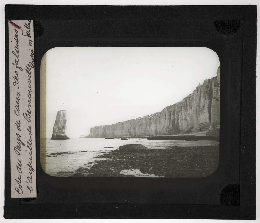 Normandie, Pays de Caux et d'Auge. Côte du Pays de Caux. Les falaises l'aiguille de Benouville.