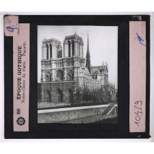 Notre-Dame de Paris. Époque gothique. Façade.