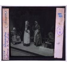 Costumes de France et des colonies. Auvergne (femmes).