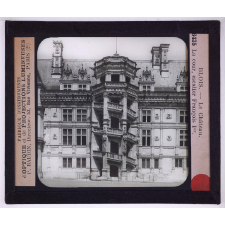 Château de Blois. La cour, escalier François 1er.