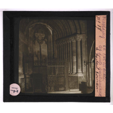 La Cathédrale de Strasbourg. Les fonts baptismaux. Le portail roman.