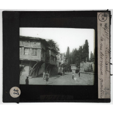 Constantinople et le Bosphore. Stamboul. la rue des vieux quartiers.