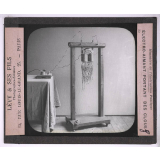 Électricité et magnétisme. Électro-aimant portant des clous.